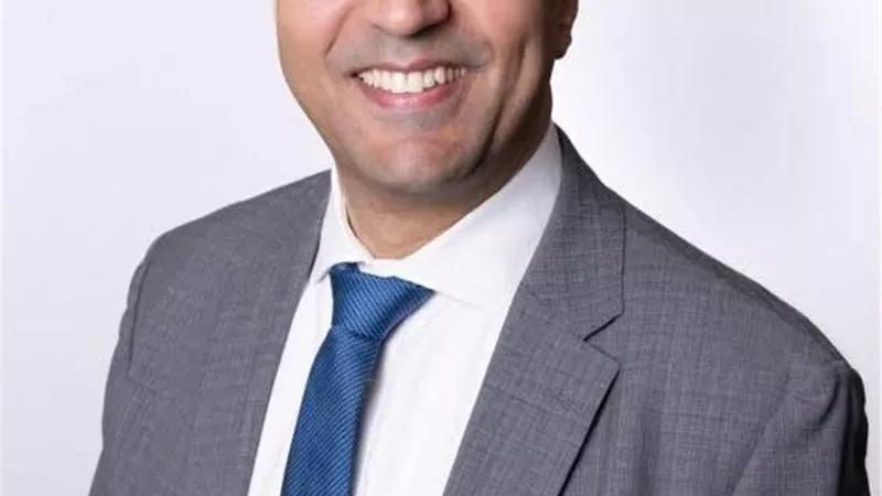 إنجاز طبي مصري عالمي.. محمد الألفي رئيسًا للكلية الملكية لطب وجراحة العيون