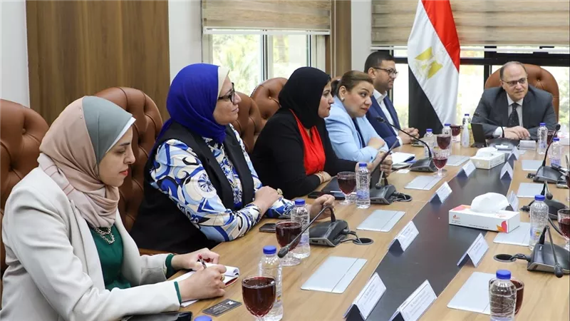 رئيس هيئة الدواء يبحث مع شركة إماراتية التعاون لتطوير الجودة والرقابة الدوائية