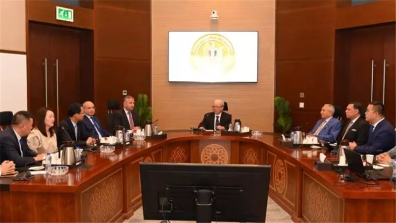نائب رئيس الوزراء يبحث تعزيز الاستثمارات الصينية في الموانئ بالمنطقة الاقتصادي