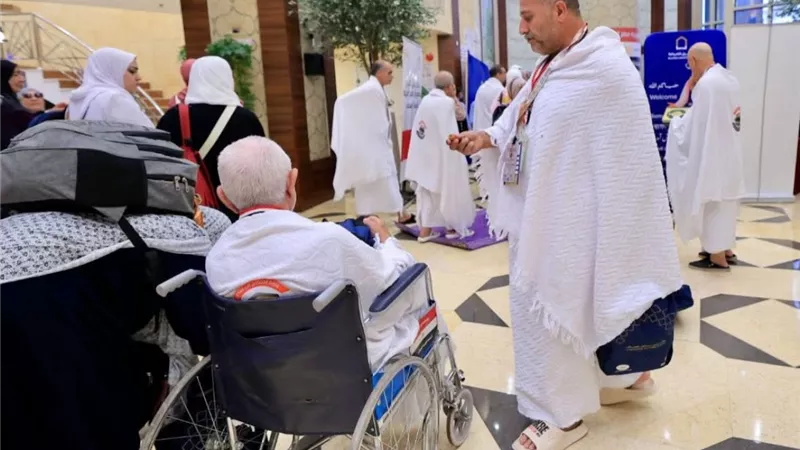 رئيس بعثة حج الجمعيات يتفقد الفنادق ويوجه بتقديم أفضل الخدمات والرعاية للحجاج