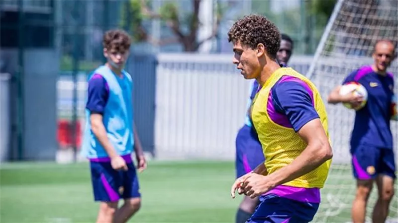 حمزة عبد الكريم يشارك في تدريبات برشلونة استعدادًا لنصف نهائي كأس الأبطال