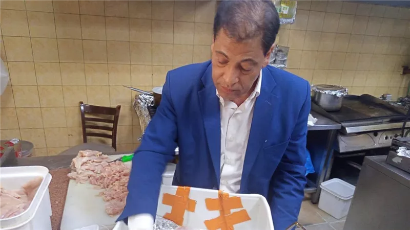 فراخ معاد تدويرها ولحوم بريحة نفاذة.. حملة بالأقصر تضبط أغذية غير صالحة