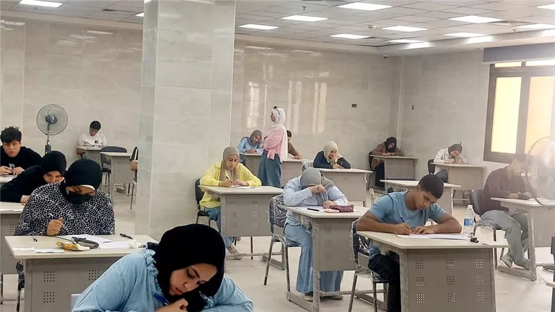 101 طالب يؤدون الامتحانات بتجارة دولية في جامعة الإسماعيلية الأهلية