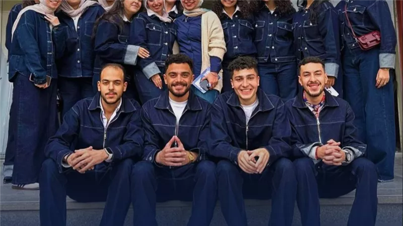 «Denim 360» يحول الجينز القديم إلى منتجات شبابية عصرية ..