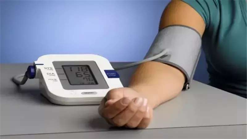 اتبع هذه الخطوات البسيطة لقياس ضغط دمك بدقة في المنزل