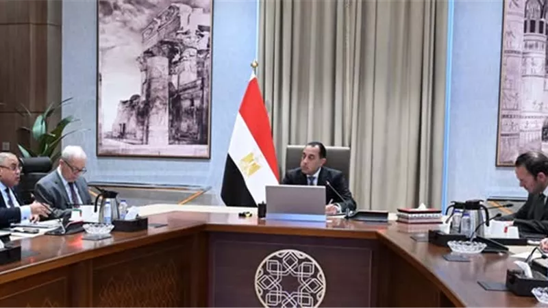 رئيس الوزراء يستعرض التقرير ربع السنوي الأول لوحدة الشركات المملوكة للدولة