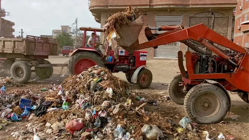 محافظ الغربية يتابع حملات إزالة بؤر القمامة التاريخية.. رفع 520 طن مخلفات 