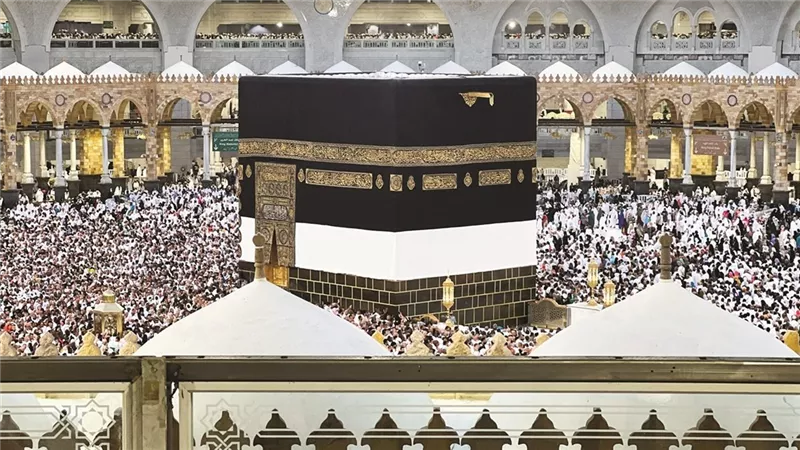 كيف أمن العرب رحلات الحج؟.. خالد الجندي يكشف النظام القديم