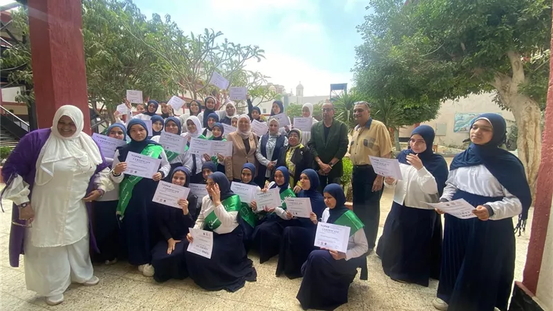 مديرية تعليم السويس تسلم شهادات البرمجة والذكاء الاصطناعي للمتميزين