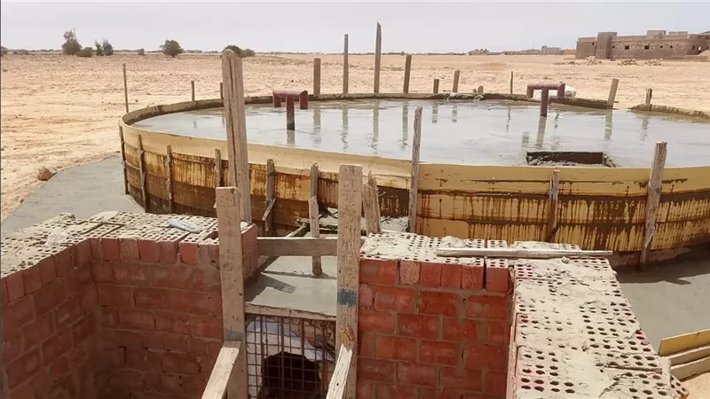 بحوث الصحراء يواصل تنفيذ خزانات وجابيات مياه لدعم التنمية بالنجيلة في مطروح