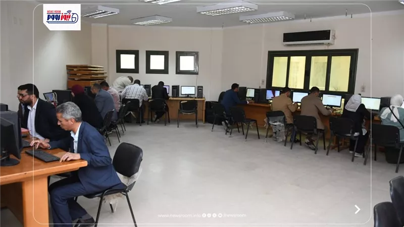 لليوم الثاني.. محافظ الفيوم يتابع أعمال اختبارات المتقدمين لوظائف القيادات