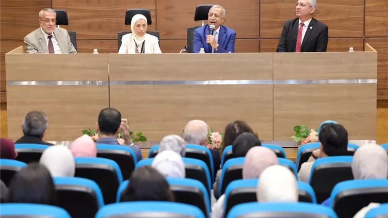  الأكاديمية العربية للعلوم والتكنولوجيا تحتفي  بأول مؤتمر طلابي بالعلمين