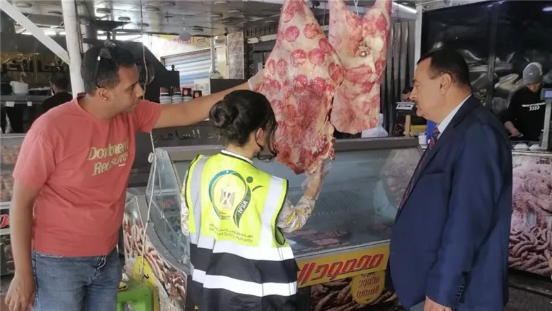 تكثيف الحملات الرقابية المشتركة بالإسماعيلية لضبط الأسواق والرقابة على المنافذ