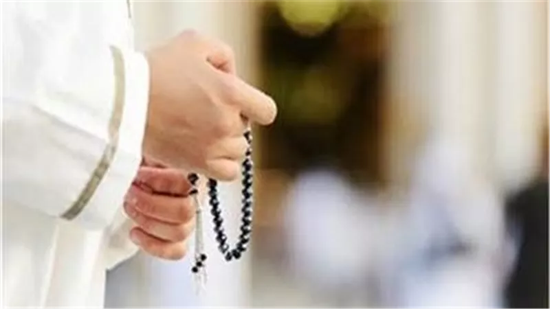 ما حكم التسبيح أثناء خطبة الجمعة.. الدكتور عطية لاشين يوضح