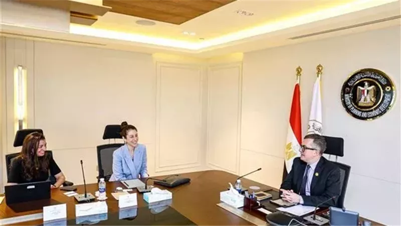 وزير التخطيط يبحث مع مِيغا تعزيز التمويل وضمان الاستثمار لمشروعات مصر القومية
