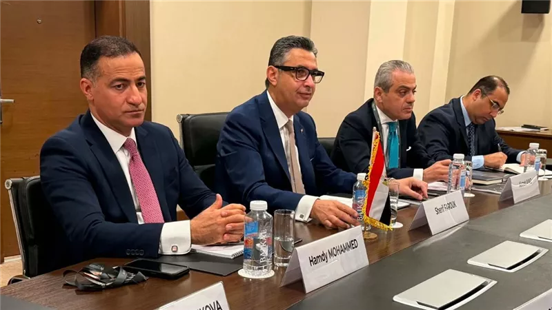 وزير التموين يبحث تعزيز التعاون مع روسيا لتأمين إمدادات القمح والأمن الغذائي