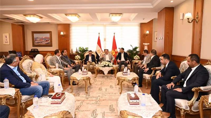 وزير الشباب والرياضة يلتقي وزير التخطيط ومحافظ بورسعيد في مستهل جولته التفقدية