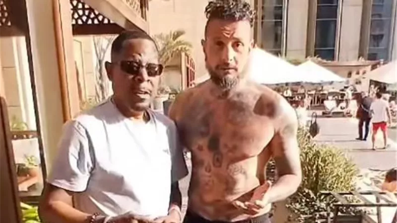 أحمد الفيشاوي يظهر مع مارتن لورانس ويعلق: أنا ومارتن ولا أحمد سعد وويل سميث