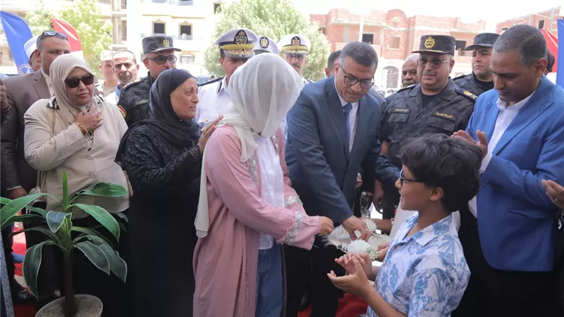 بحضور والدته وأفراد أسرته.. محافظ قنا يفتتح مسجد الشهيد المقدم أحمد عبد الفتاح