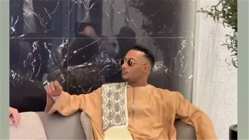 محمد رمضان يحضر العرض الخاص لفيلم أسد في العراق بالجلابية الصعيدي