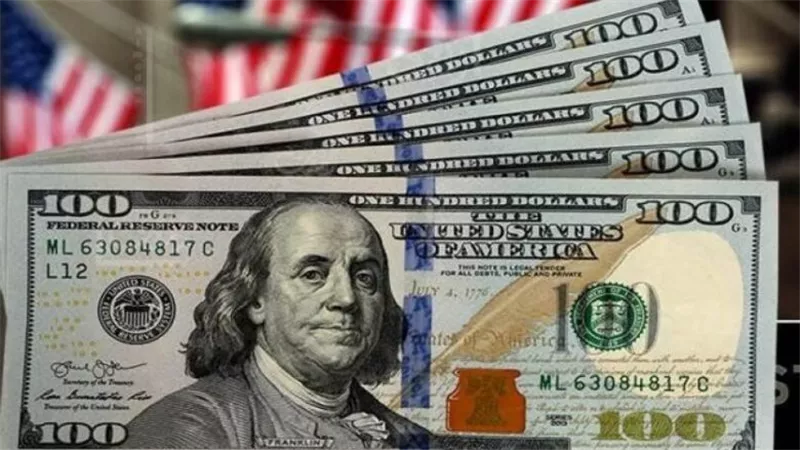 تراجع أسعار الدولار عالميًا وسط مؤشرات لإنهاء أزمة مضيق هرمز
