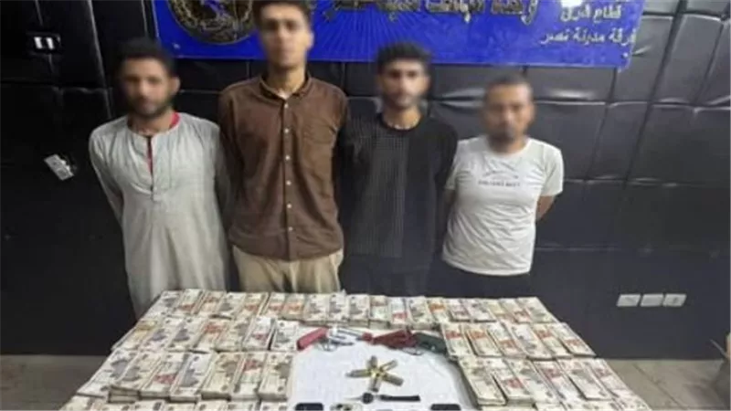 بـ 5 هواتف وفردين خرطوش.. سقوط عصابة خدمة عملاء البنوك المزيفة بالقاهرة