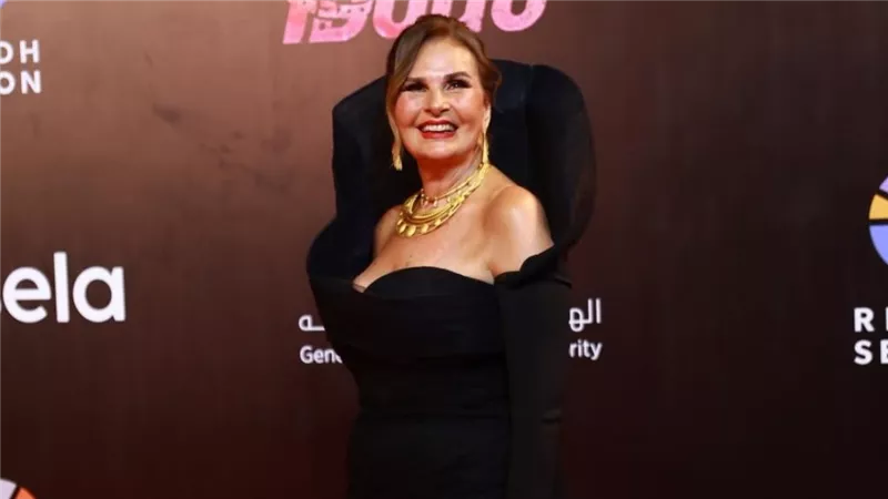 يسرا تودّع والدة أحمد حلمي برسالة مؤثرة تهز القلوب عبر منصة «إكس»