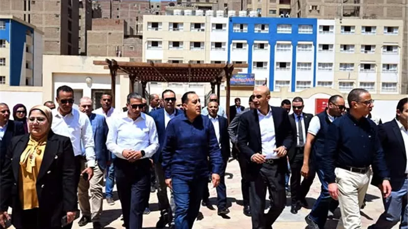 مدبولي يؤكد أهمية تدريس ما يتعلق بالبرمجة والذكاء الاصطناعي والثقافة المالية