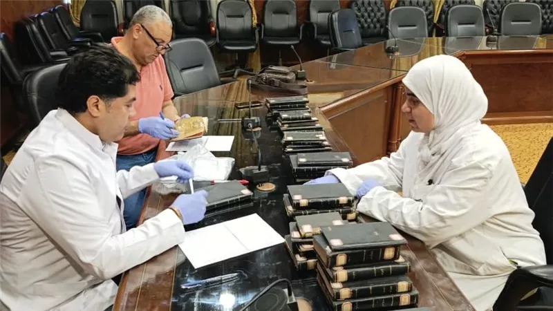 دار الكتب تبدأ مرحلة فحص وتصنيف كتب 