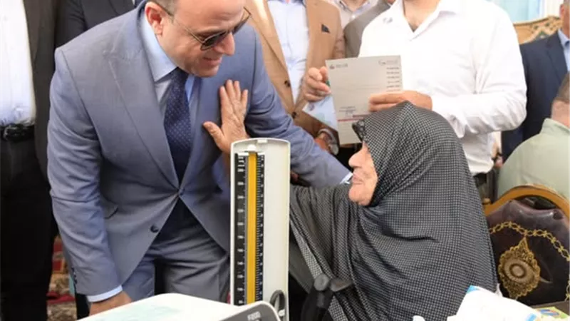 محافظ الغربية يتابع القافلة الطبية بقرية صفط تراب بمركز المحلة الكبرى 