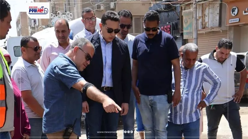 نائب محافظ الفيوم يتابع إصلاح كسر مفاجئ بخط طرد الصرف الصحي بـ الحادقة
