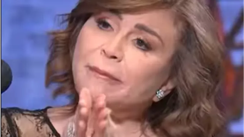إلهام شاهين: جنازات النجوم أصبحت صعبة التنظيم.. نحن في حداد منذ رحيل هاني شاكر