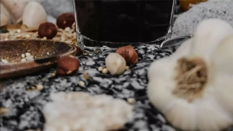 الثوم والكركديه: هل يخفضان ضغط الدم عند تناولهما معا؟