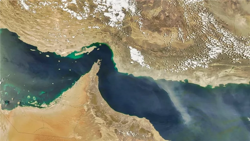 آخر أخبار حرب إيران وأمريكا.. طهران تنفي عودة مضيق هرمز إلى وضع ما قبل الحرب