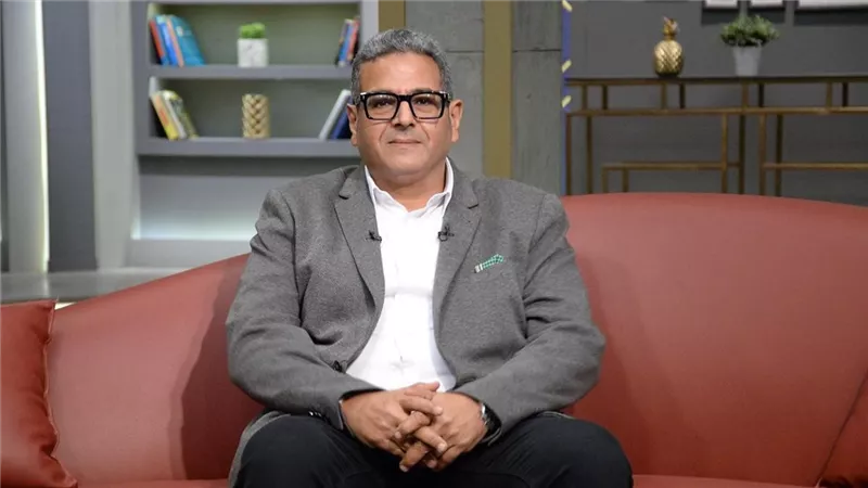 لماذا طلب نور الشريف إيقاف فيلم «العار»؟ أسرار ووصية أحمد زكي مع عمرو الليثي الليلة