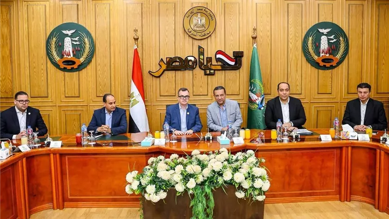 وزير التخطيط يبحث مع محافظ المنوفية جهود التنمية والخطة الاستثمارية