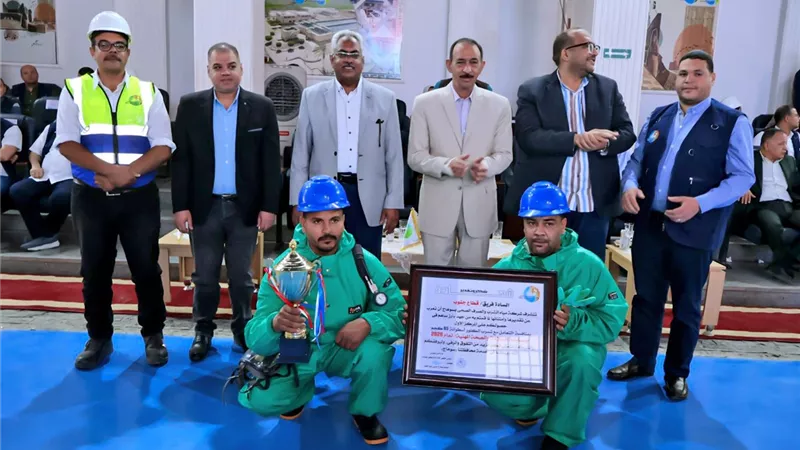 محافظ سوهاج يتفقد ورش الخدمات والأعمال الجارية بمواقع الاستثمار ومقر الأزمات