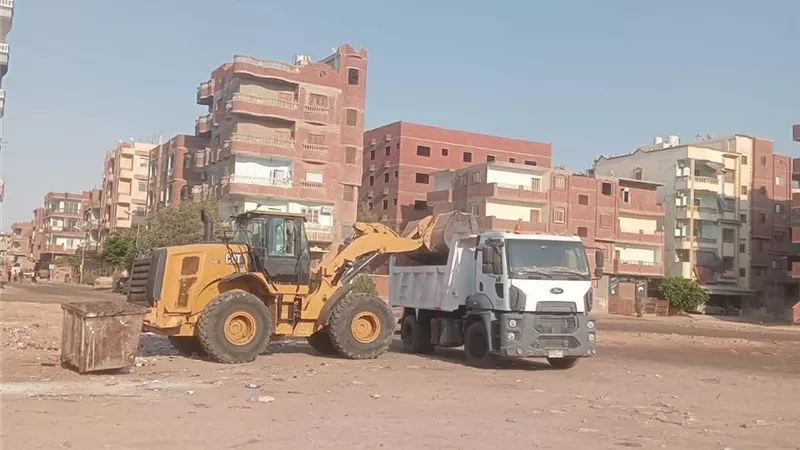 حي عتاقة بالسويس يعلن رفع درجة الاستعداد القصوى بقطاع النظافة لاستقبال العيد 