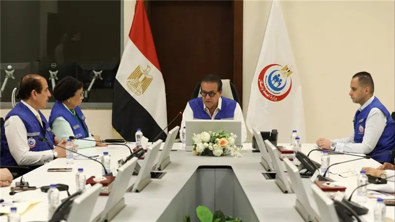 وزير الصحة يترأس غرفة الأزمات ويرفع استعداد المستشفيات 48 ساعة بعد الهزة