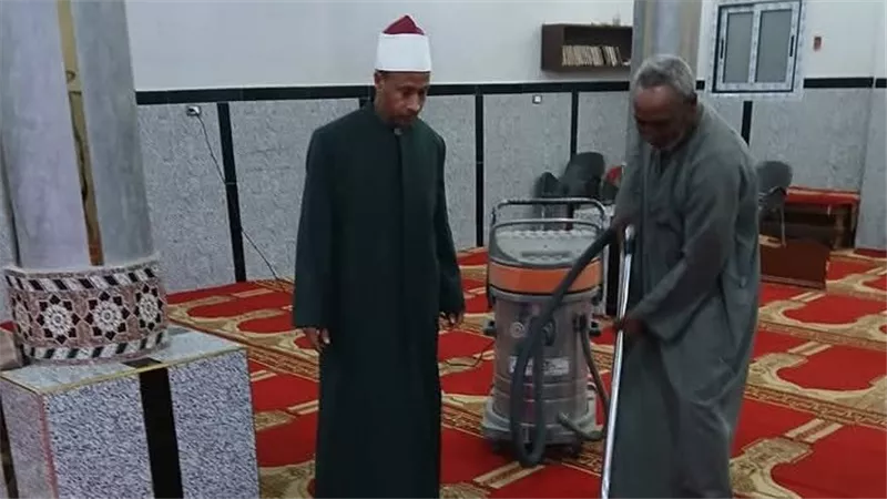 استعدادًا لاستقبال آلاف المصلين.. الأوقاف تبدأ تعقيم وتجهيز ساحات عيد الأضحى 
