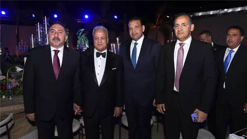 بحضور كامل الوزير وقيادات أمنية.. مدير الأمن العام السابق يحتفل بزفاف نجله