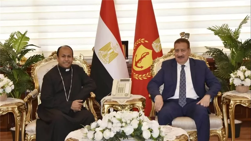 محافظ بورسعيد يستقبل وفد كنيسة أسقفية الزهور للتهنئة بعيد الأضحى المبارك