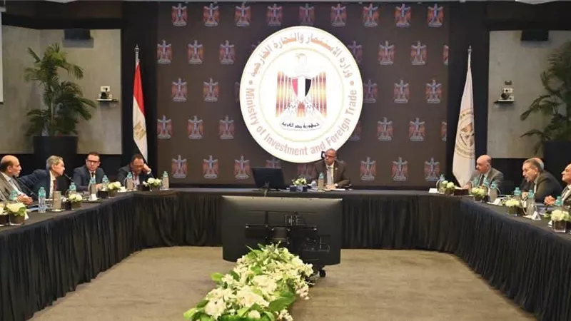 وزير الاستثمار يبحث مع الغرف التجارية تعزيز الصادرات المصرية