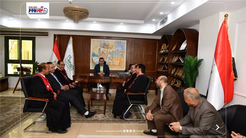 محافظ الفيوم يستقبل وفد الكنيسة الإنجيلية للتهنئة بعيد الأضحى المبارك