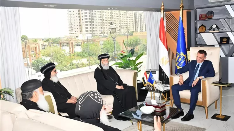 محافظ أسوان يستقبل وفد الأقباط الأرثوذكس لتقديمهم التهنئة بمناسبة عيد الأضحى 