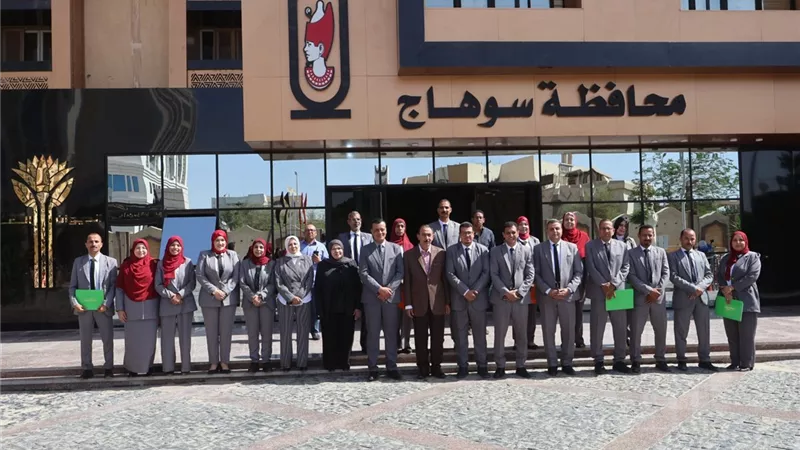 محافظ سوهاج يكرم المدربين الفائزين في مسابقة “شتاءك رقمي” 