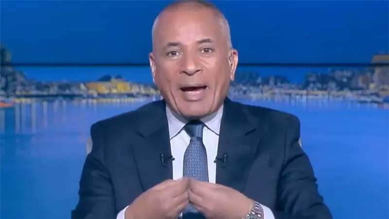 أحمد موسى: أزمة في الـ ATM قبل العيد.. والناس واقفة طوابير ومش عارفة تسحب فلوس