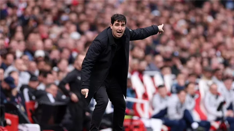 بعد رحيل أليجري.. ميلان يبدأ مفاوضاته مع أندوني إيراولا  وكريستال بالاس يترقب