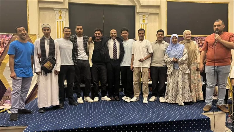 ليلة وفاء ورد الجميل.. شجيع عبدالفضيل يكرم طلابه القدامى والحاليين بنجع حمادي