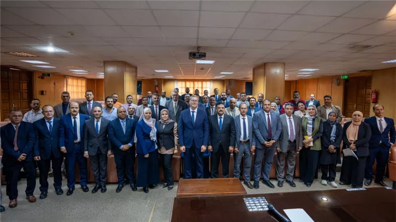 وزير البترول يبحث مع الكوادر الشابة سبل رفع تنافسية مصر بالتعدين عالميًا